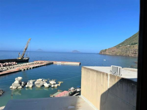 Casa Bianca - monolocale sul mare a Malfa, Salina - Isole Eolie